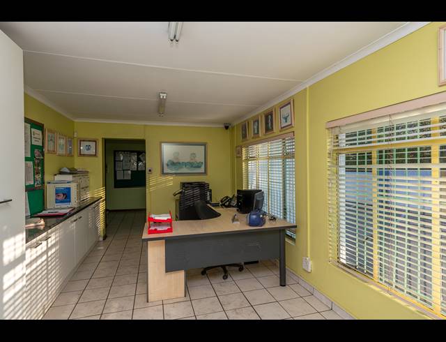 771M² BUSINESS FOR SALE IN EASTLEIGH